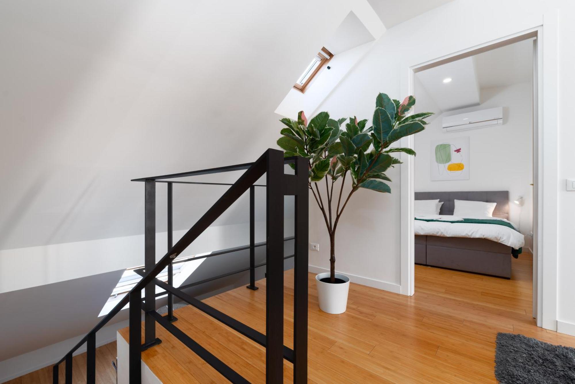 Two-Level Apart With A Terrace Near The Vltava River プラハ エクステリア 写真