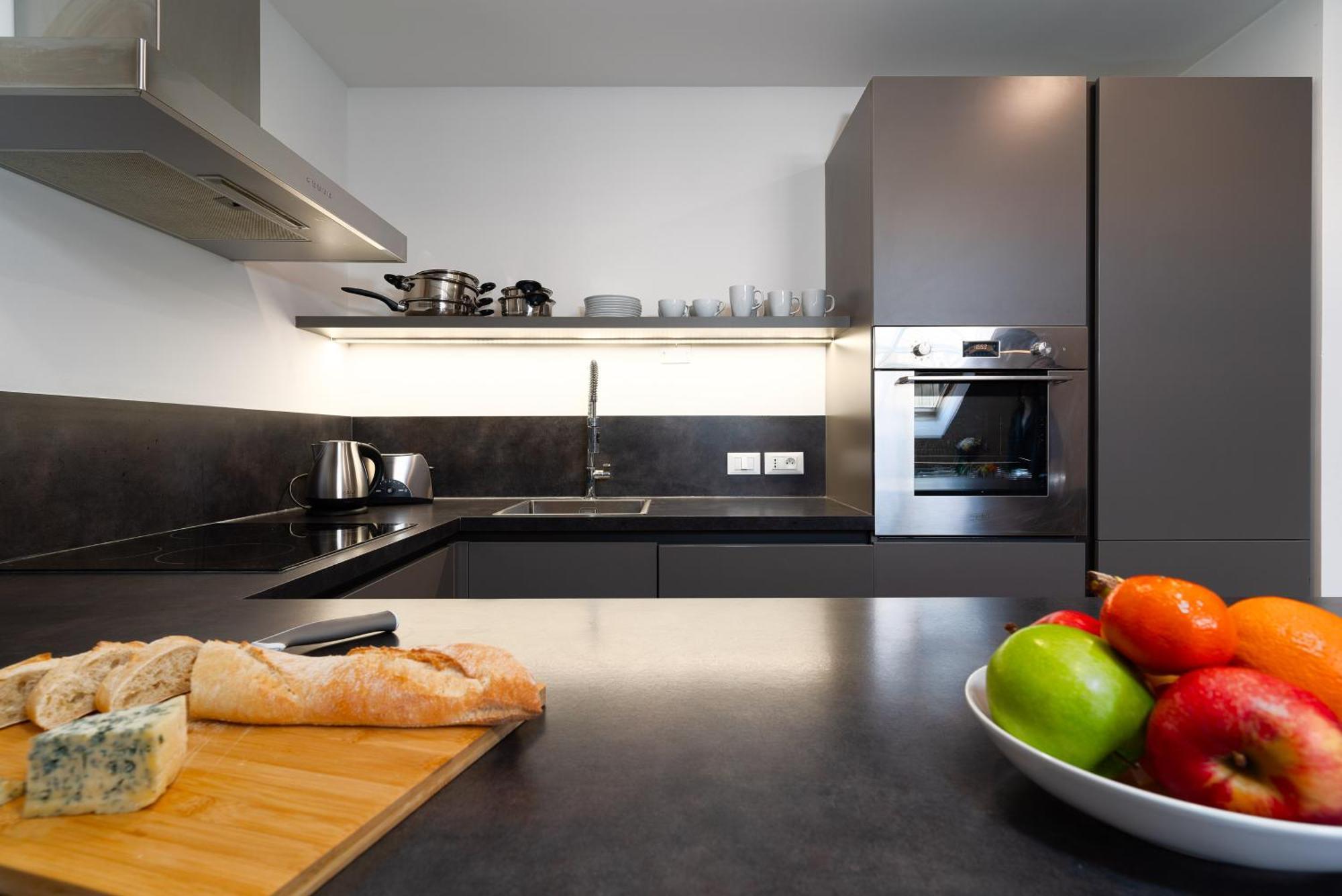 Two-Level Apart With A Terrace Near The Vltava River プラハ エクステリア 写真