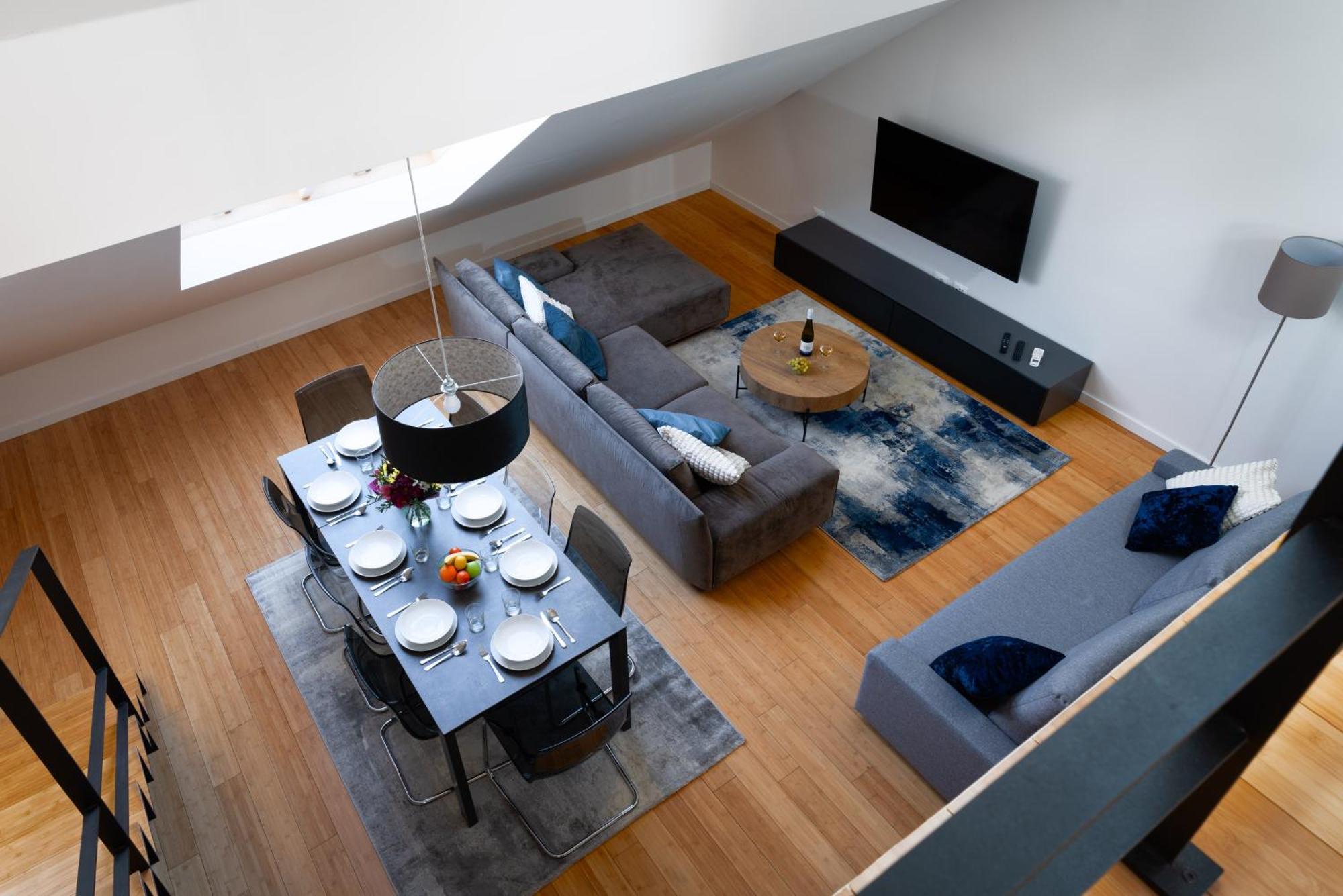 Two-Level Apart With A Terrace Near The Vltava River プラハ エクステリア 写真