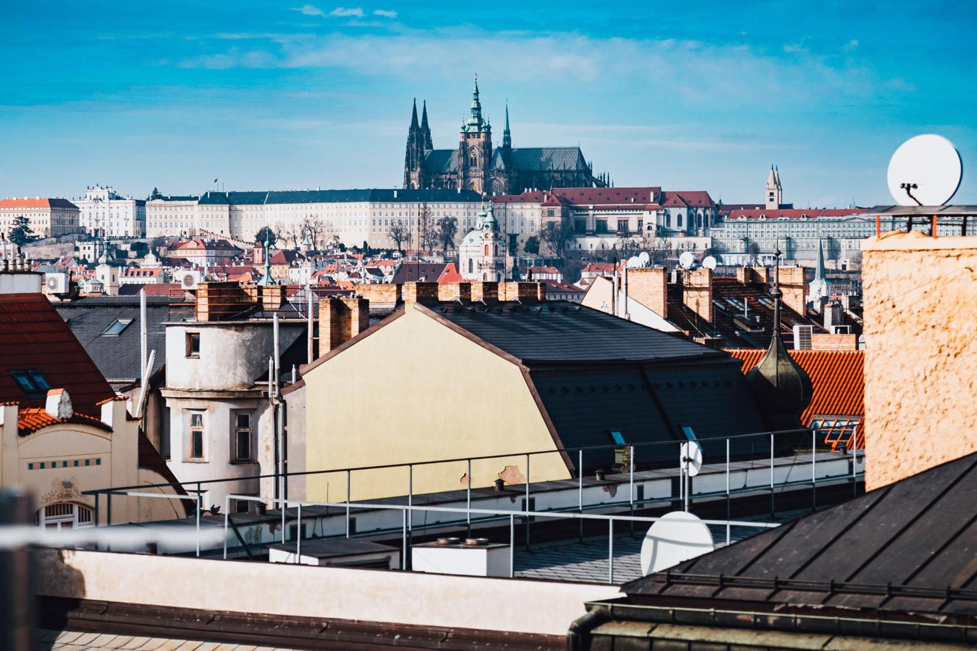 Two-Level Apart With A Terrace Near The Vltava River プラハ エクステリア 写真